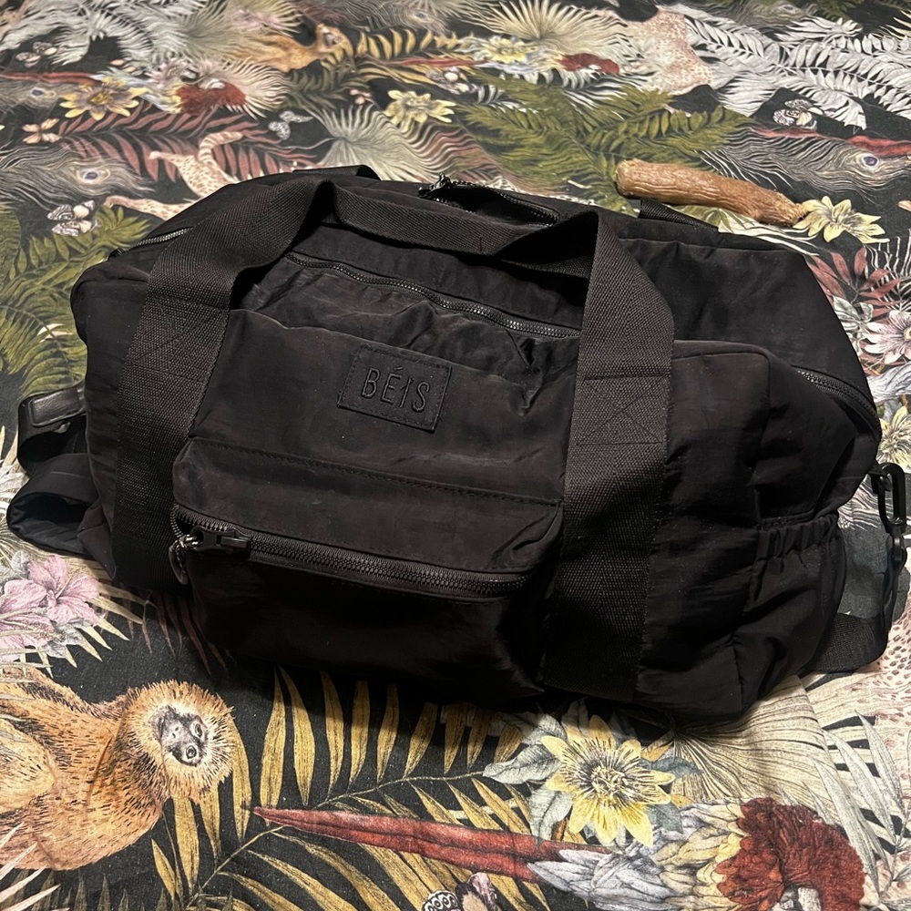 BEIS Convertible Sport Duffle Backpack Bag in Black